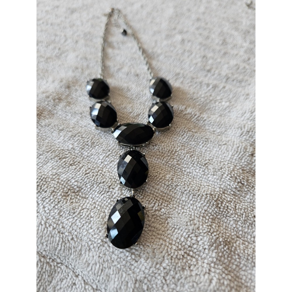 2028 Brand Jewelry Oval Faceted‎ Necklace 18 Inch. Black And Silver Toned